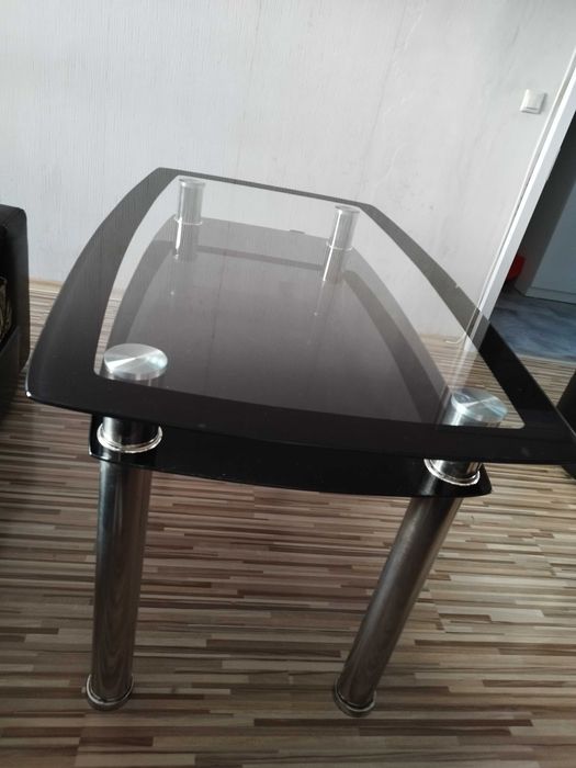 Маса за хранене ,стъклена