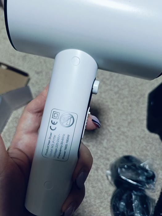 Фен 3 шт, 2 настенных. 1 нет