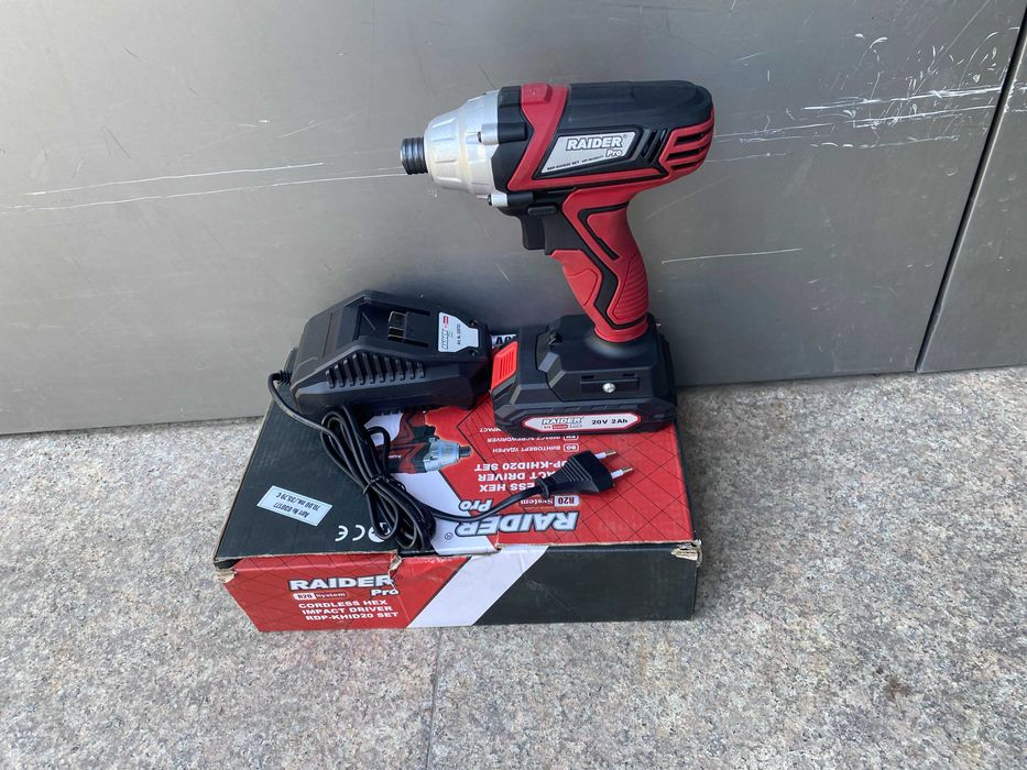 Помпа водна 850W 1" max 120L/min RD-WP158/	R20 Винтоверт ударен Hex/