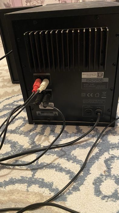 Продам акустическую колонку Microlab