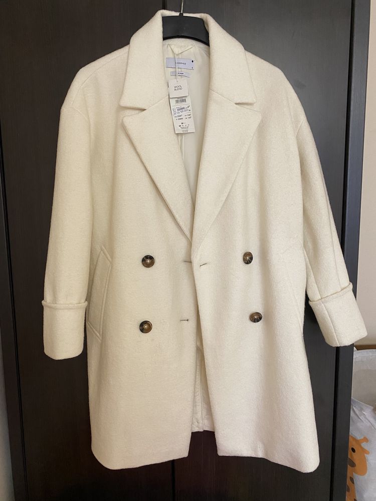 Новое пальто Reserved шерсть белое