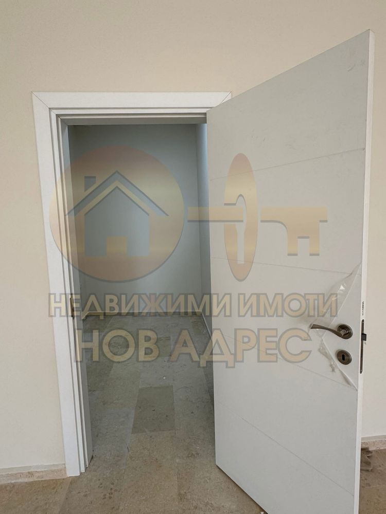 Търговски Помещения Под Наем в нова Тухлена Сграда , Широк Център