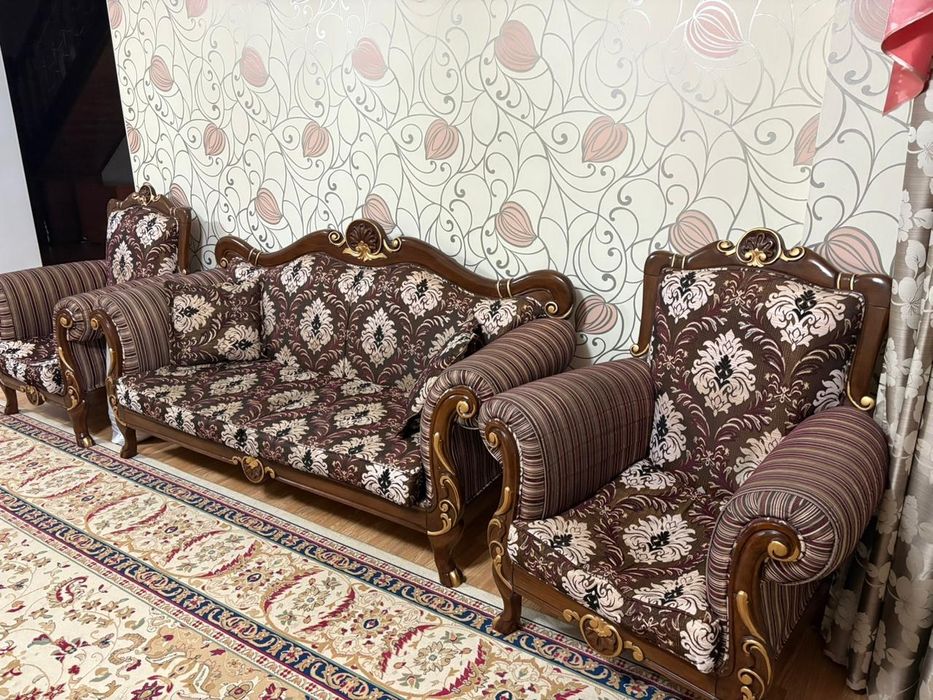 Продам диван и 2 кресла