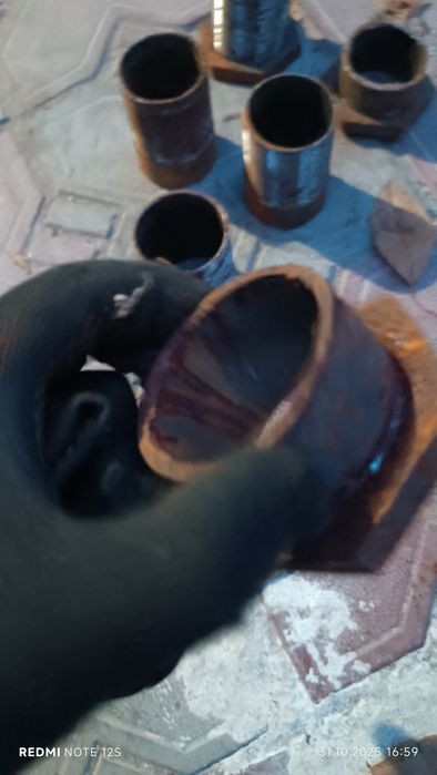 Металлические насадки трубы с резьбой и  гайкой