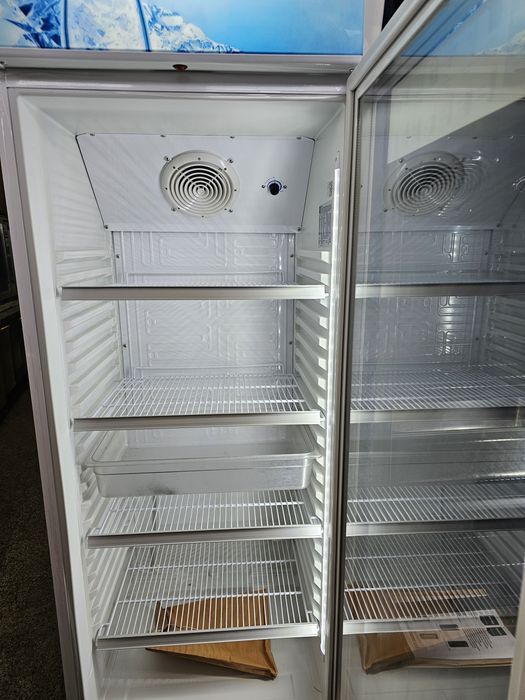 Хладилник GSC2350B с стъклена врата, 324 L, черен, 180w,990лв за бр,