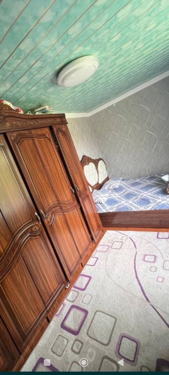 Срочно 3хонали Центр Навоий квартира сотилади
