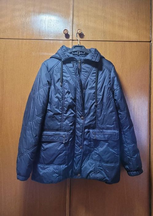 Geacă fâș de damă cu glugă detașabilă - mărimea M-L, stare excelentă!