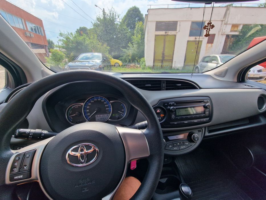 Vand Toyota Yaris hybrid