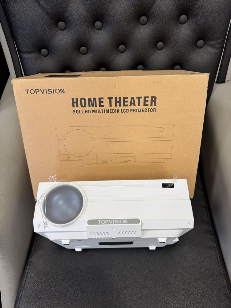 Продавам нов проектор Topvision T26L