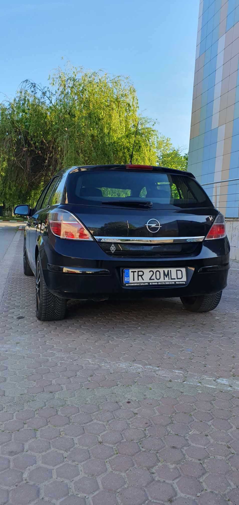 Opel  Astra 2010