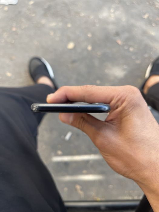 Iphone se 22 sotladi