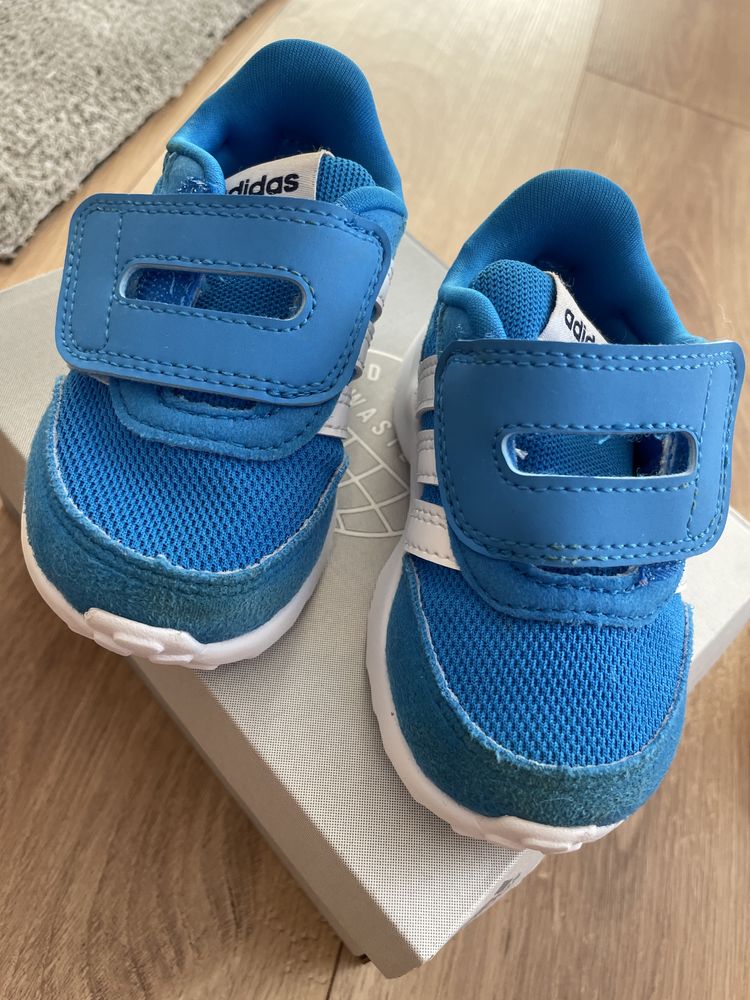 Adidas baietei, masura 19