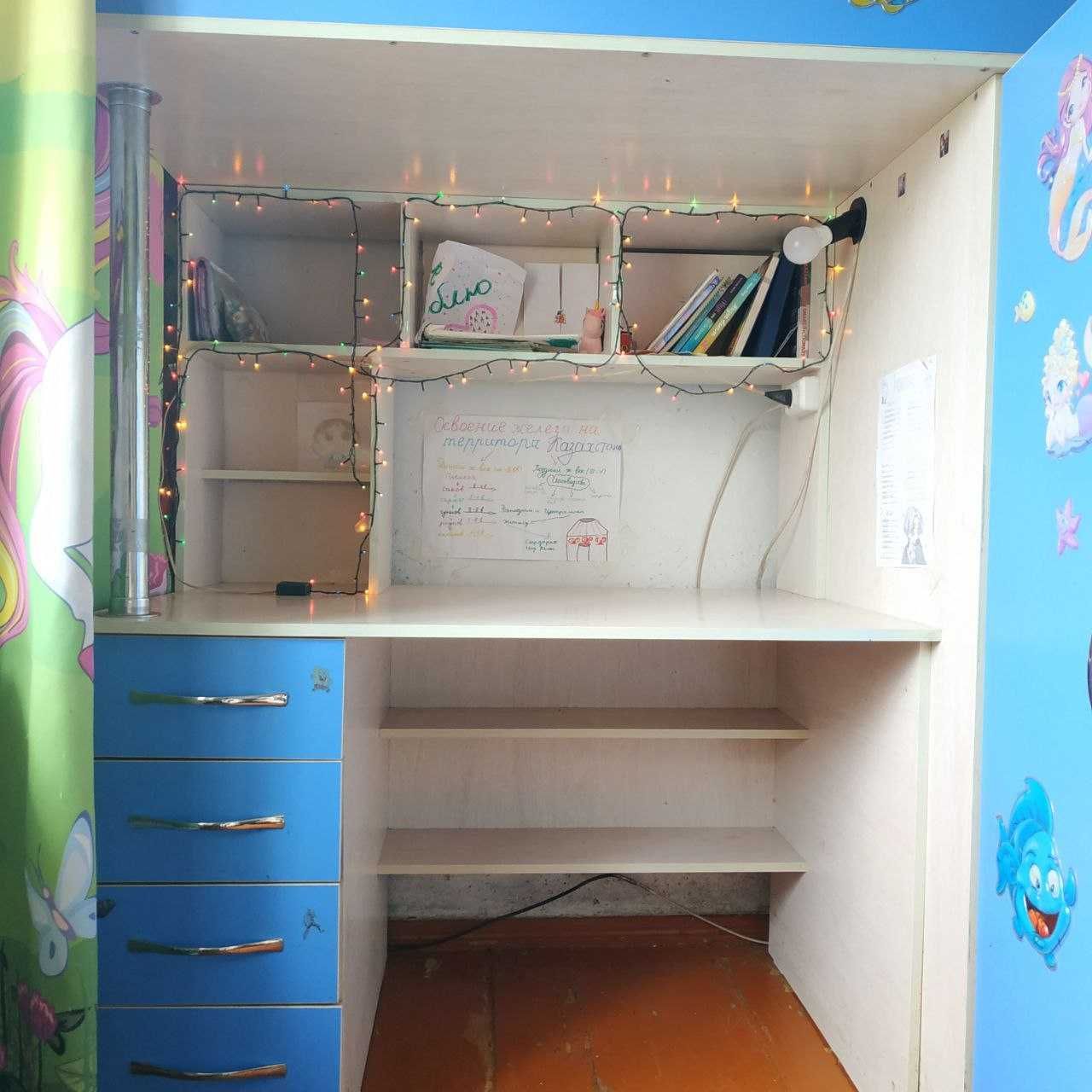 Кровать-чердак (двухъярусная) со столом и шкафом