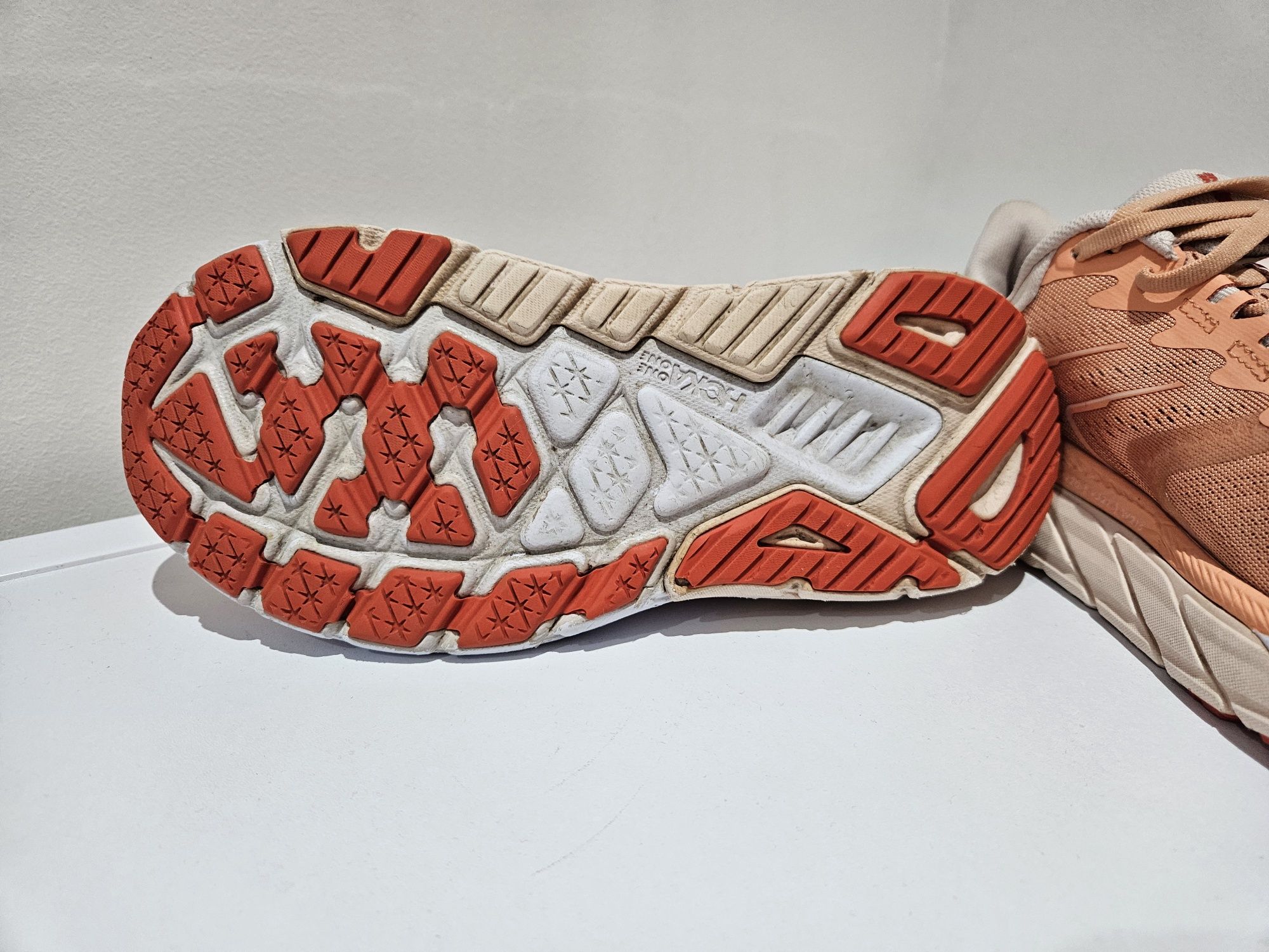 Hoka Arahi 5 - 38.5 номер маратонки