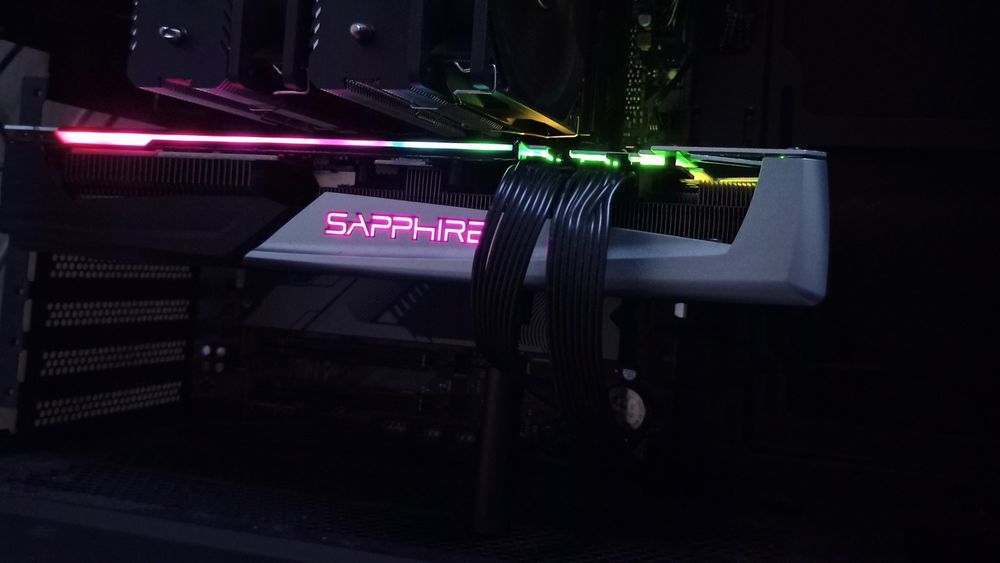 Sapphire 5700xt nitro+