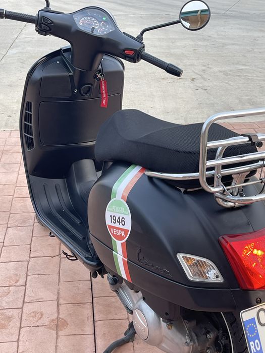 Vespa GTS 300 ie Super - Negru Mat / Lucios