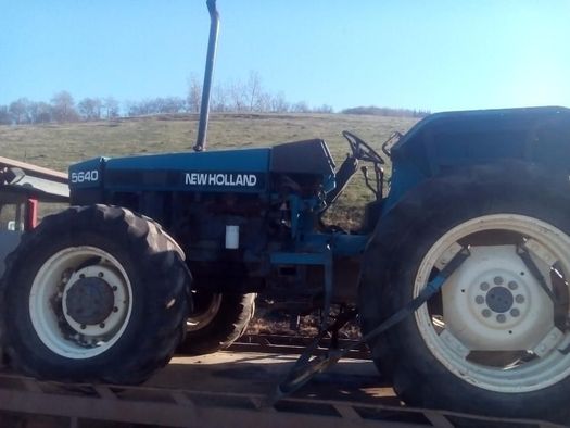 Dezmembrez tractor New Hohland