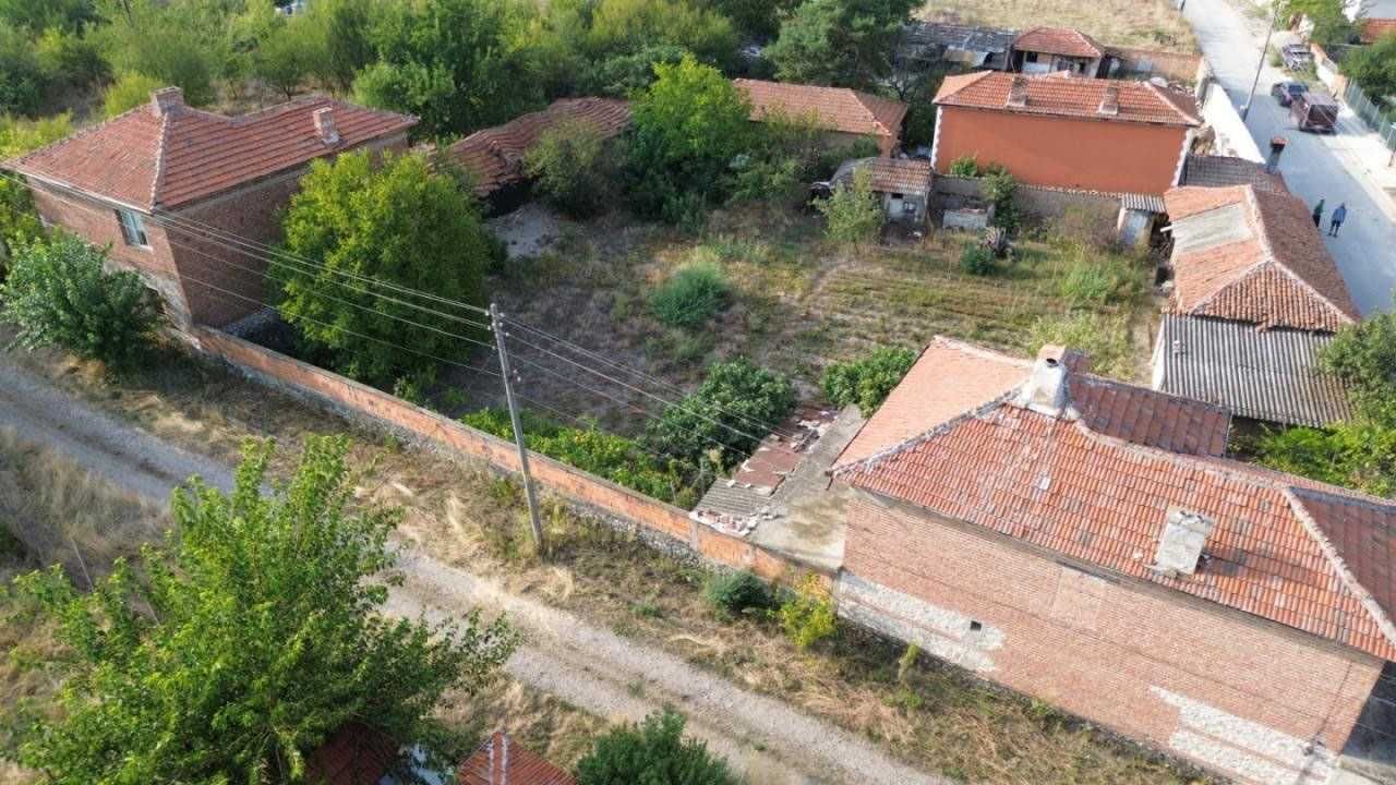 Къща в село Златовръх