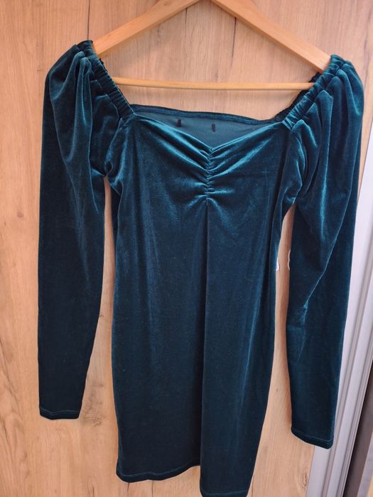 Рокля зелено кадифе