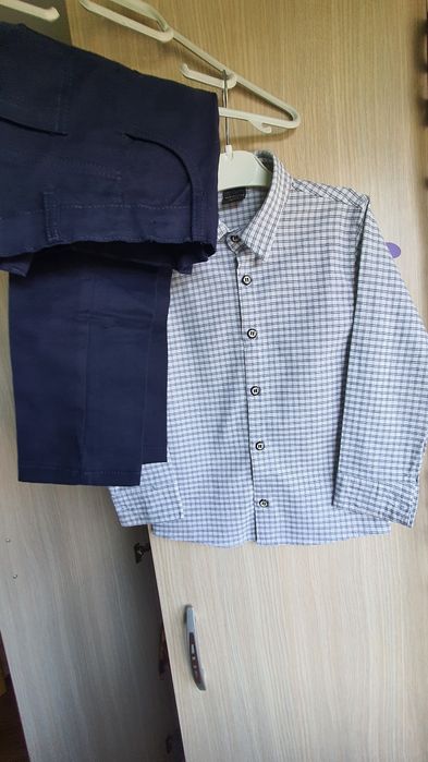 Vând cămașă + pantaloni stofă Wenny  5 ani