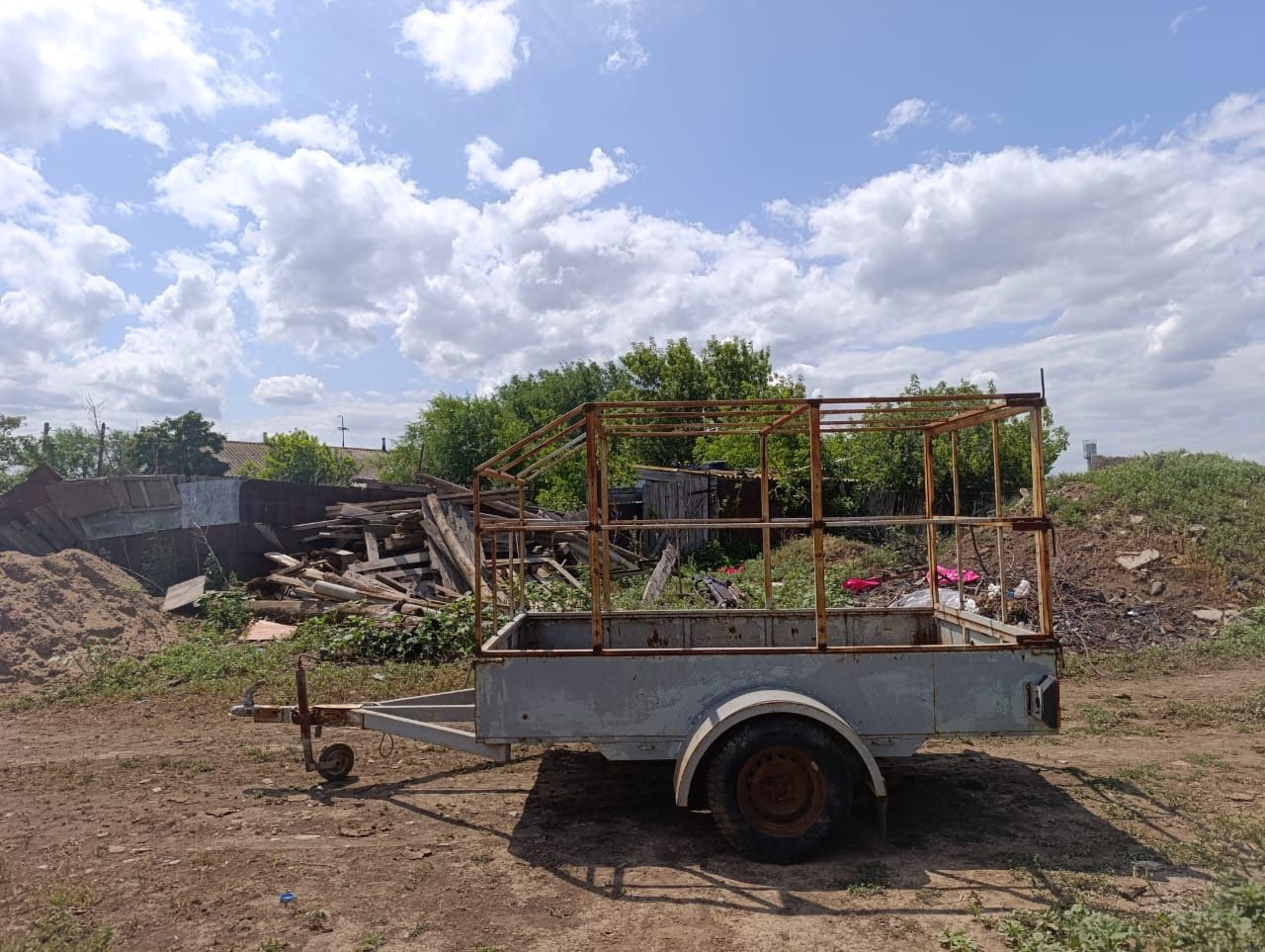 Продам прицеп. Док есть