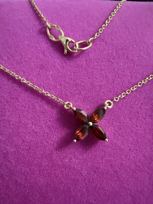 Колье с гранатом