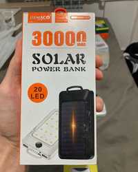 Powerbank DeMaco 10 000 MaH с ярким светильником.
