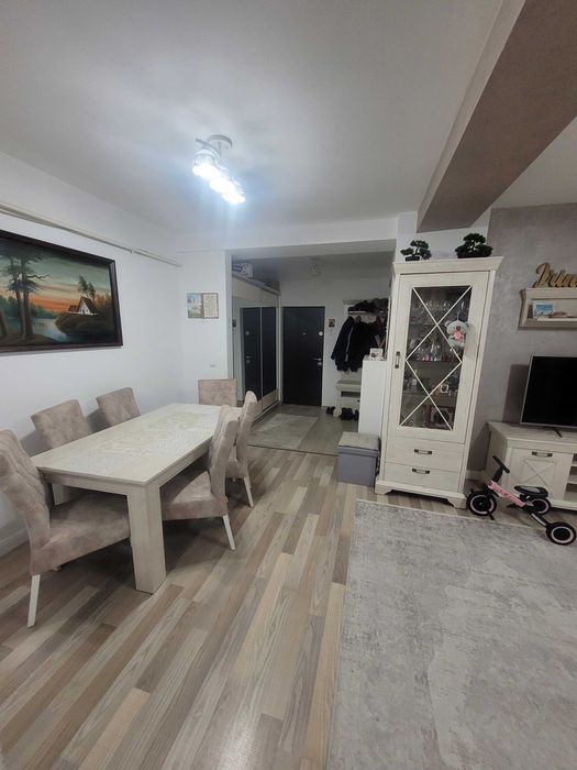 Apartament 3 camere de vânzare Calea Moldovei