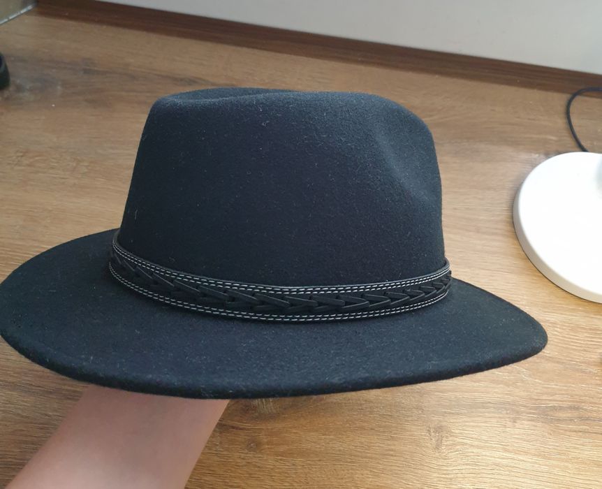 Pălărie fedora neagră din lână cu pană, din Anglia