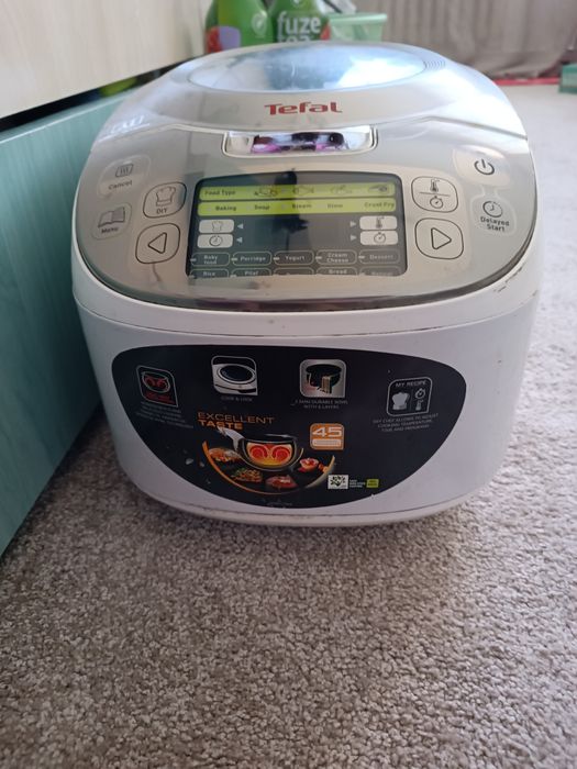 Aparat Tefal de preparare a prăjiturilor