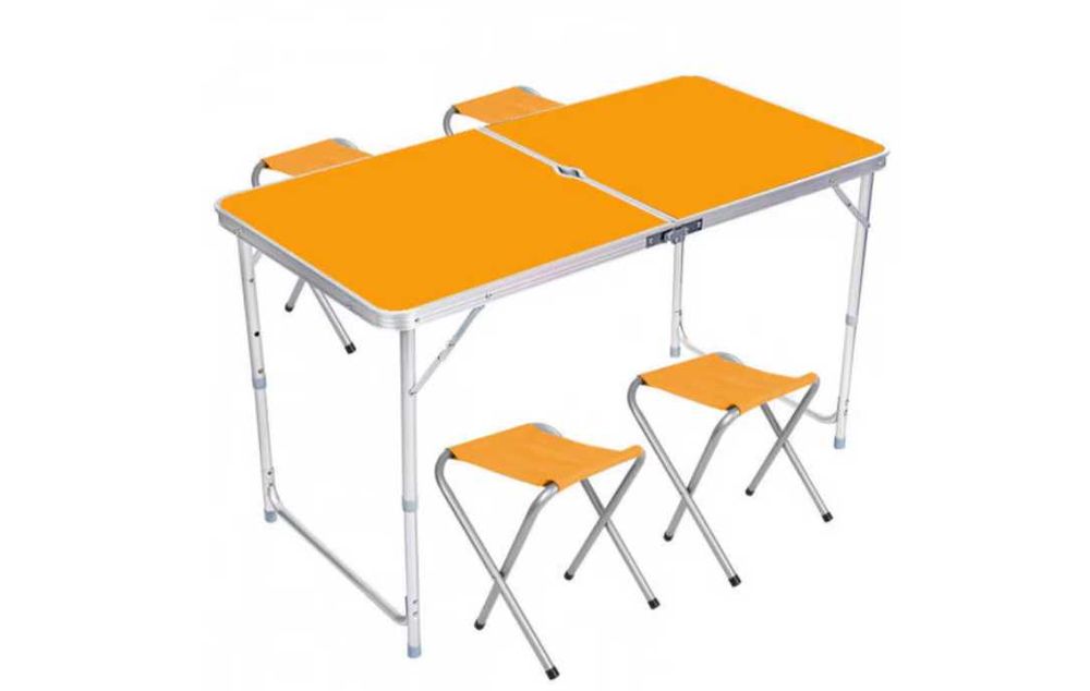 Masa pliabila pentru drumetii Camping cu 4 scaune incluse