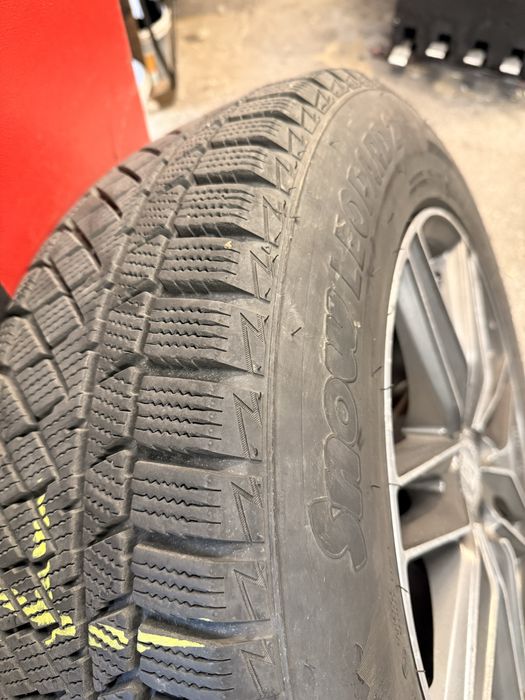 Roti Iarna 215/65/16 compatibile Audi Q3 Grup VAG