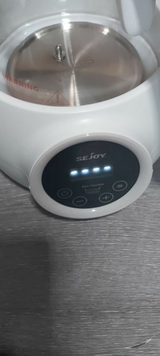 Incalzitor pentru biberoane/fierbător electric