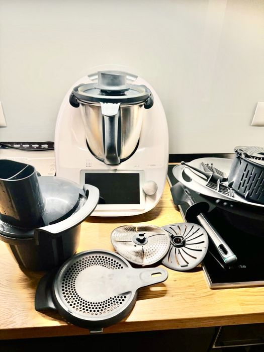 Thermomix 6 cu multe accesorii