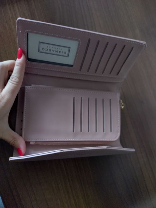 Дамско портмоне.