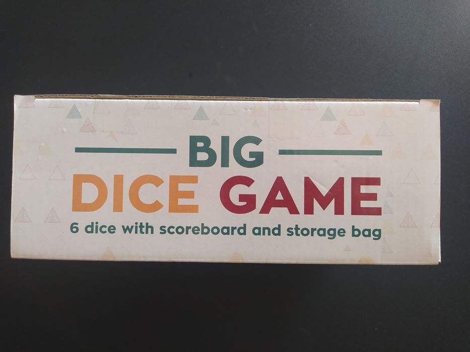 Детска игра с дървени зарове