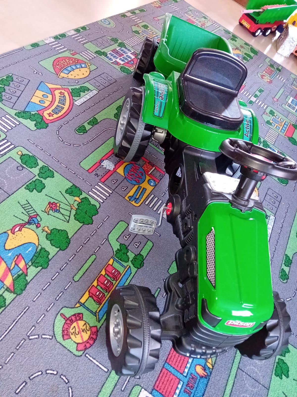 Tractor cu remorca si pedale pentru copii