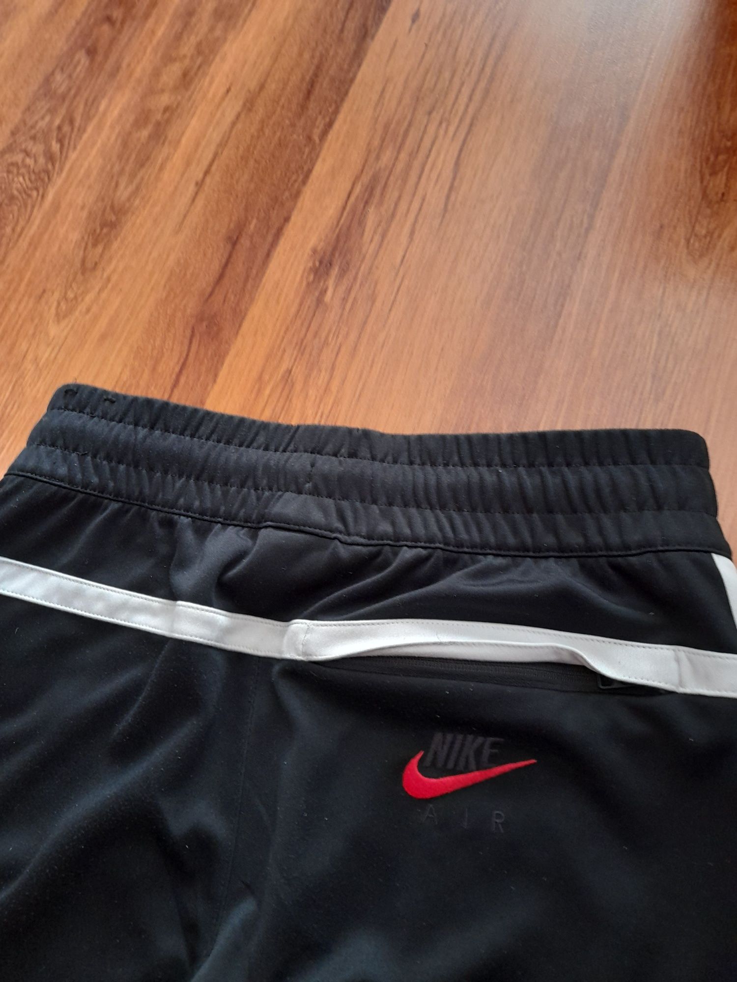 Nike Air мъжко долнище M- L размер.
