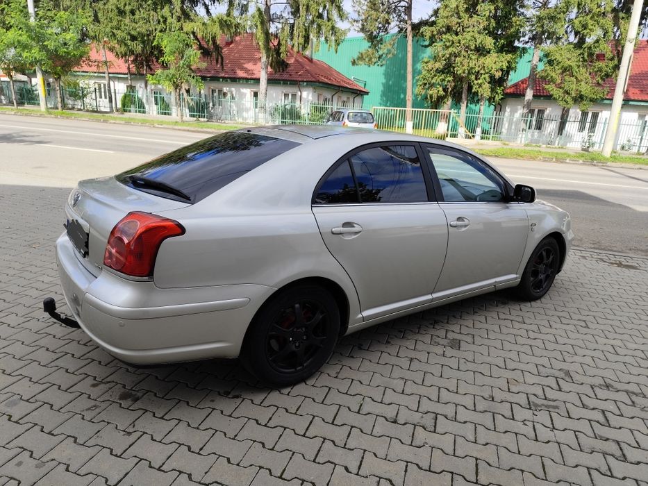 Toyota Avensis hatchback