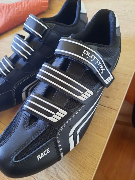 Pantofi sport 43 și pedale