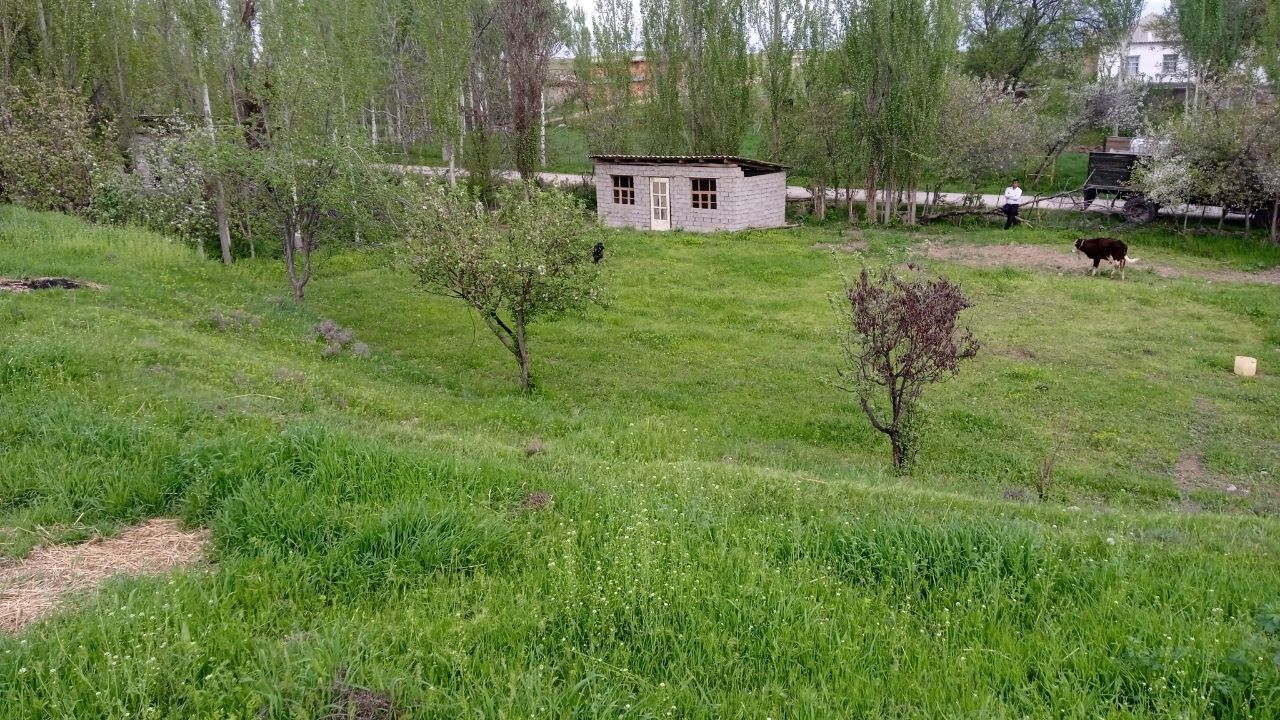 Yer uchastka sotiladi