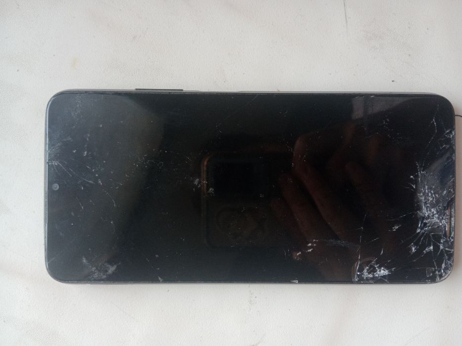 Продам телефон на запчасти