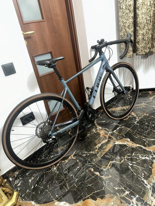 Bicicleta Cube axial race