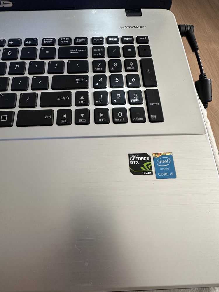Laptop ASUS X751L