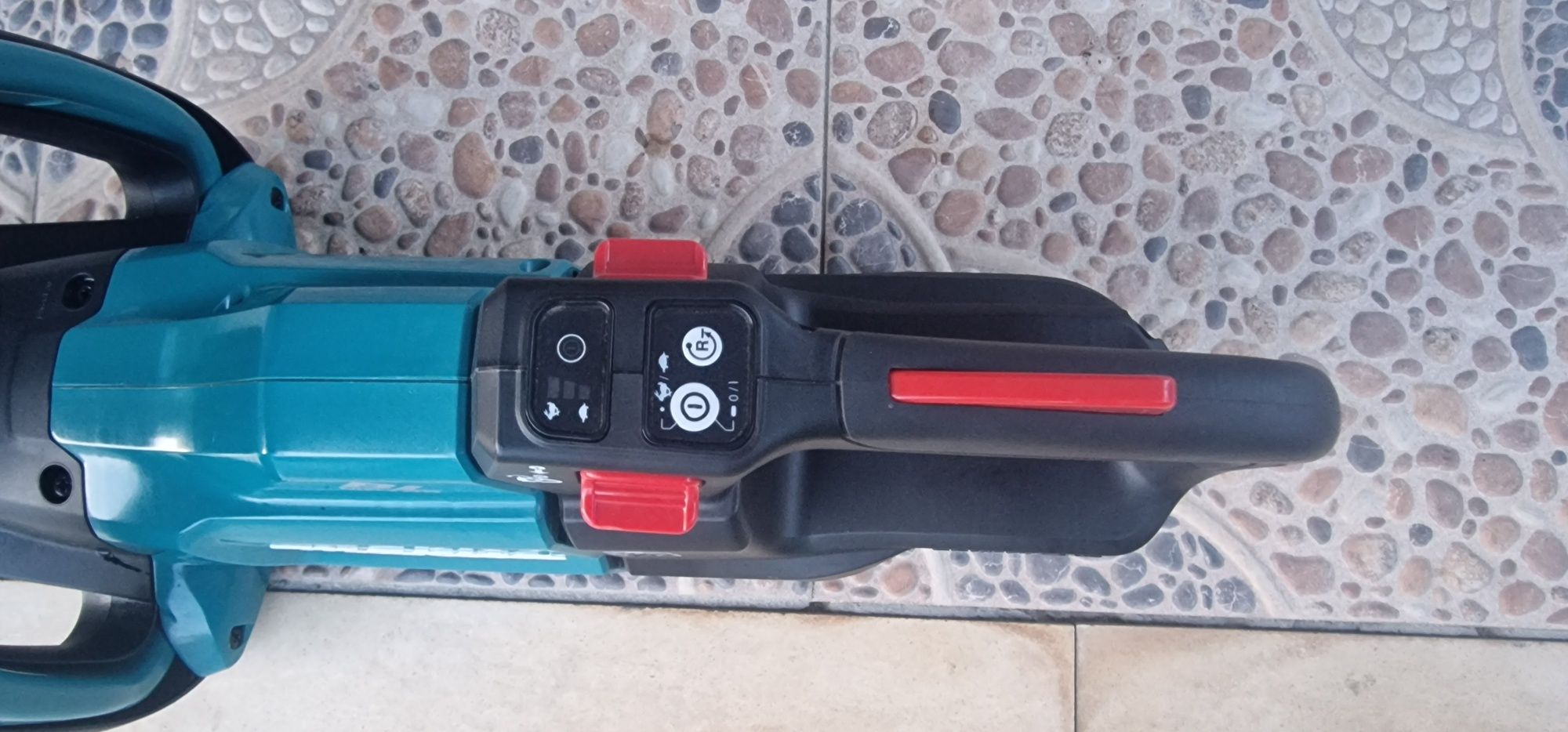 Акумулаторен храсторез Makita DUH502