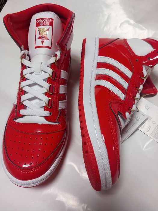 Adidas Top ten.        .