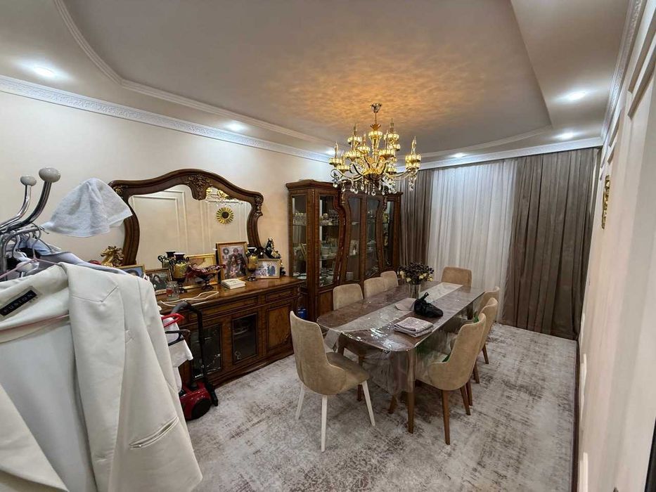 Медгородок 4 хона 1-этаж квартира ШОШИЛИНЧ сотилади!