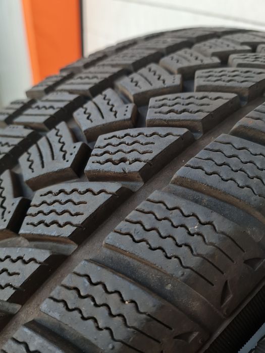 Зимни гуми 2 броя OVATION W586 185 55 R15 дот 2223
