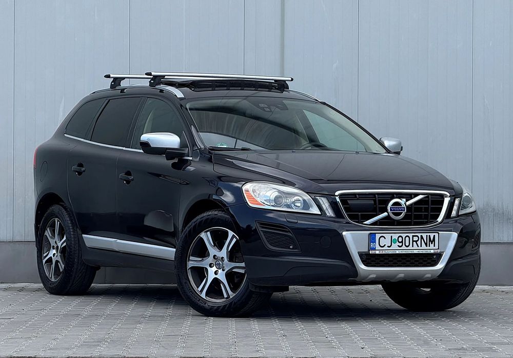 Volvo XC 60 AWD-4x4/ Panoramic/ Camera/ Distronic/ Faruri Xenon/ Scaune Incalzite