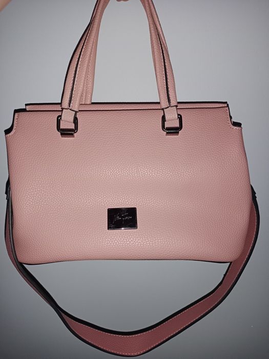 Розовая сумка от Velina Fabbiano